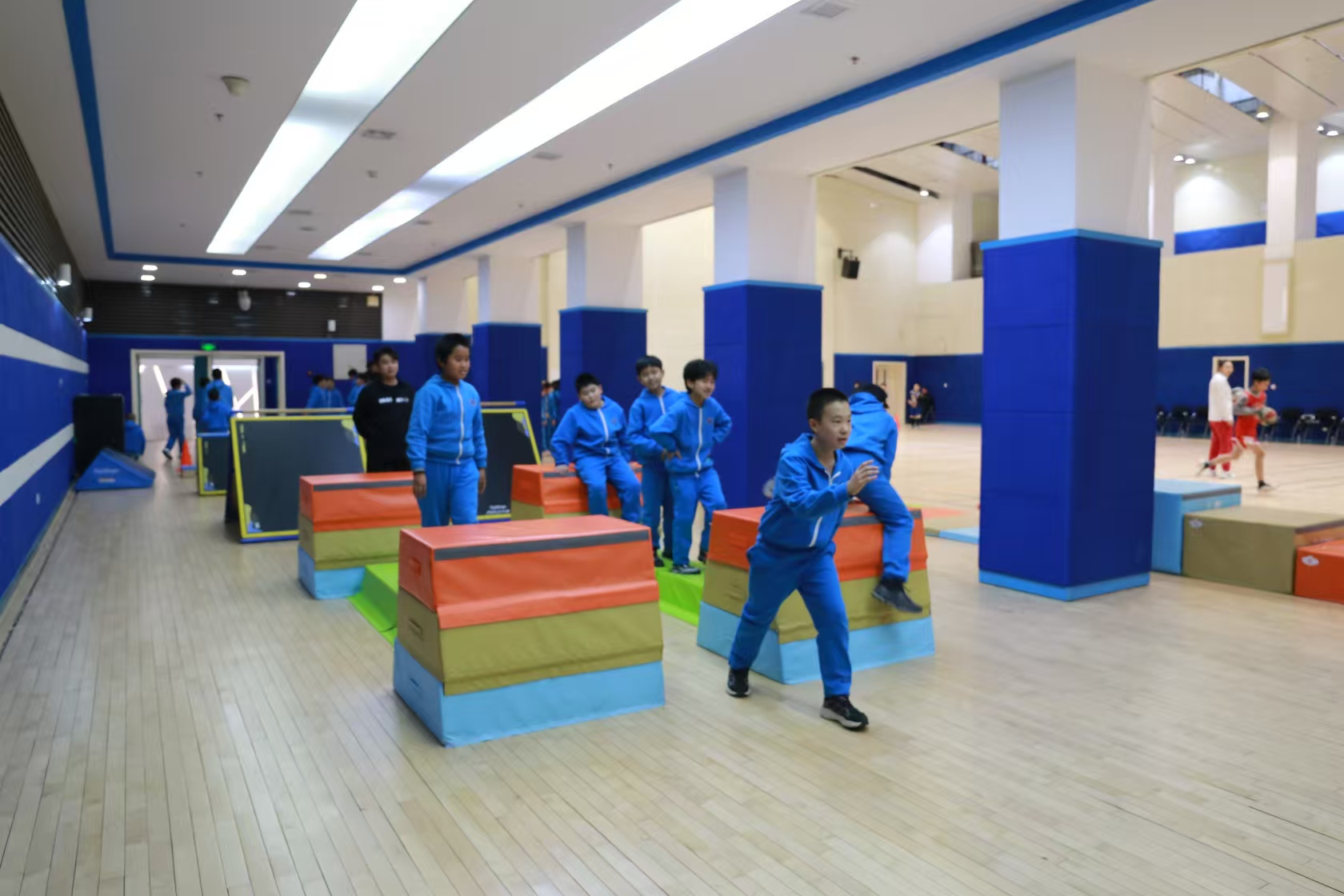 jn江南体育跑酷器材进京“炫秀”