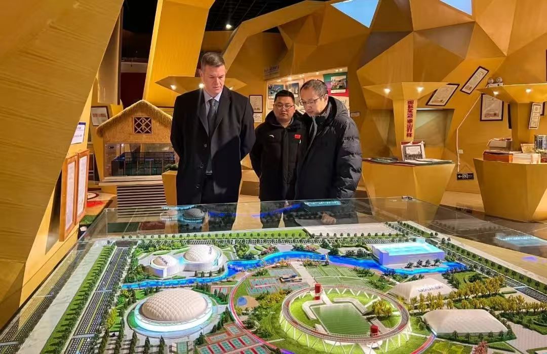 国际柔道联合会副主席卡洛斯·艾力克莅临jn江南体育参观交流